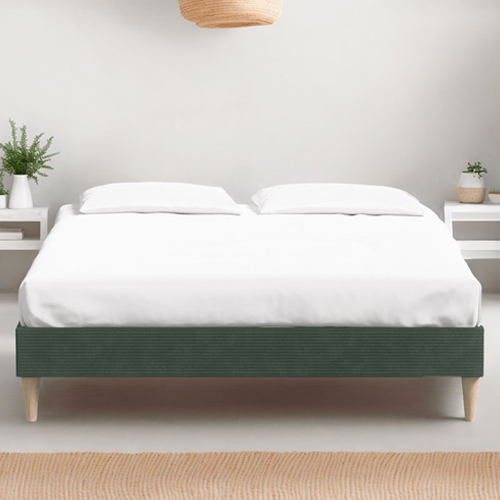 Ensemble lit adulte 180x200 cm en velours côtelé vert Dina + Matelas mémoire de forme Memo HR