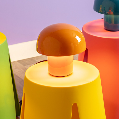 Lampe à poser champignon en métal émaillé orange vif - Fat Mushroom Mini