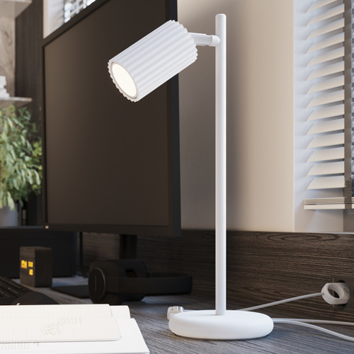 Lampe à poser en aluminium cannelé blanc - Karbon