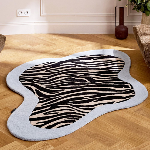 Tapis en laine forme organique motif zèbre bleu 133x190 cm – tissé main - Blue Safari