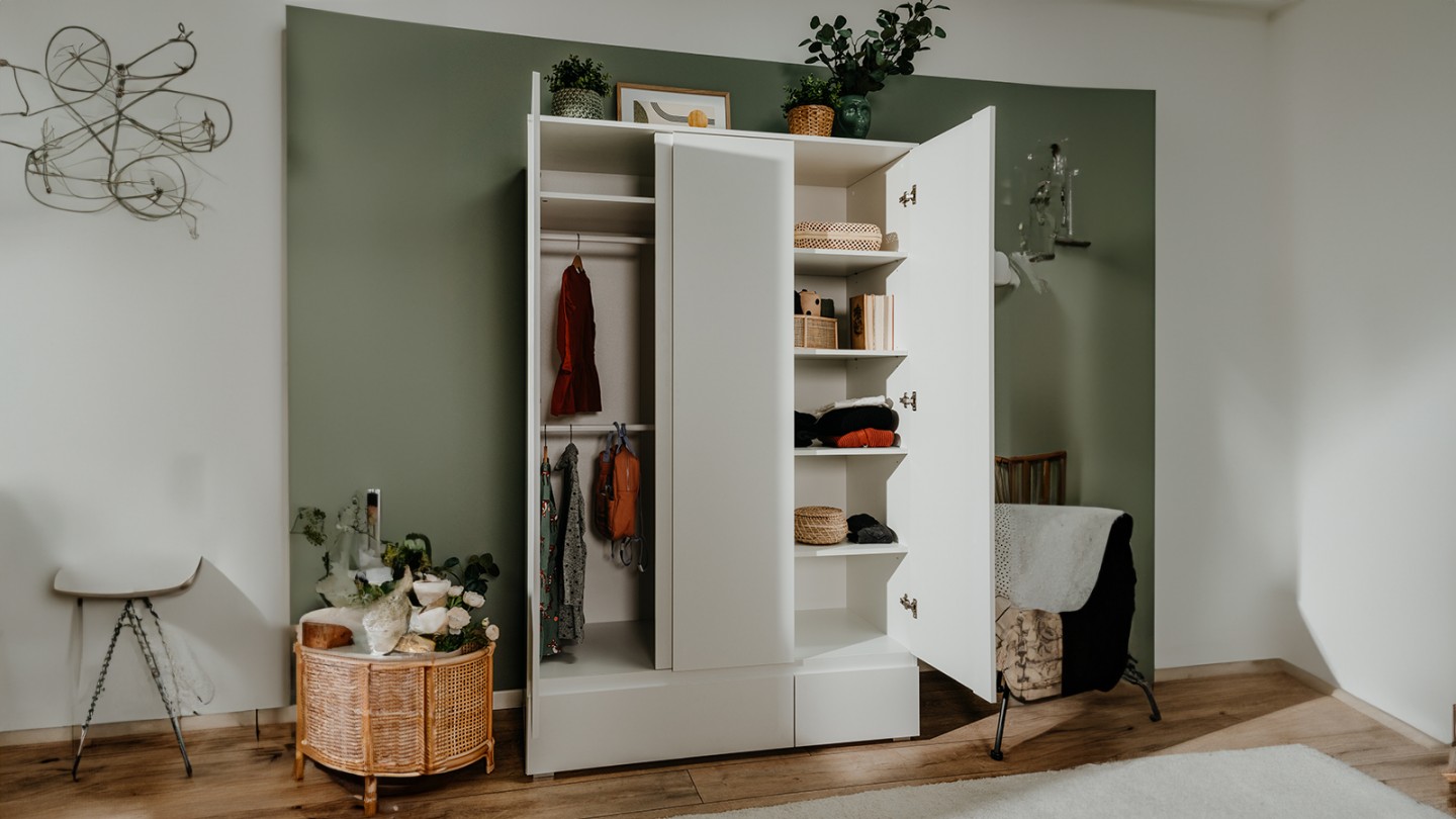 Armoire 3 portes 2 tiroirs blanche 122 cm - Medea