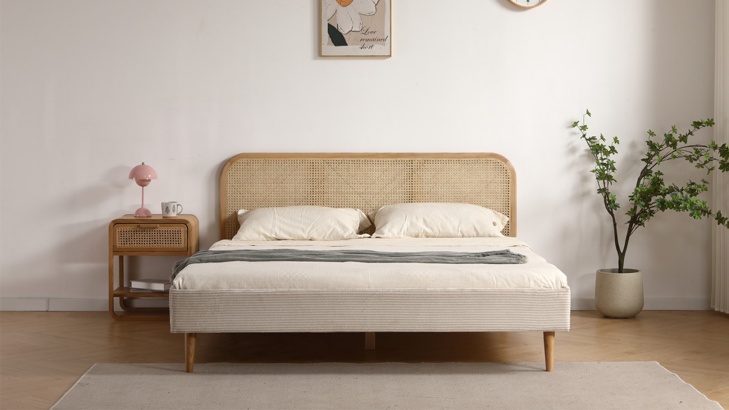 Lit adulte 140x190 cm en velours côtelé beige avec tête de lit en cannage - Dalia