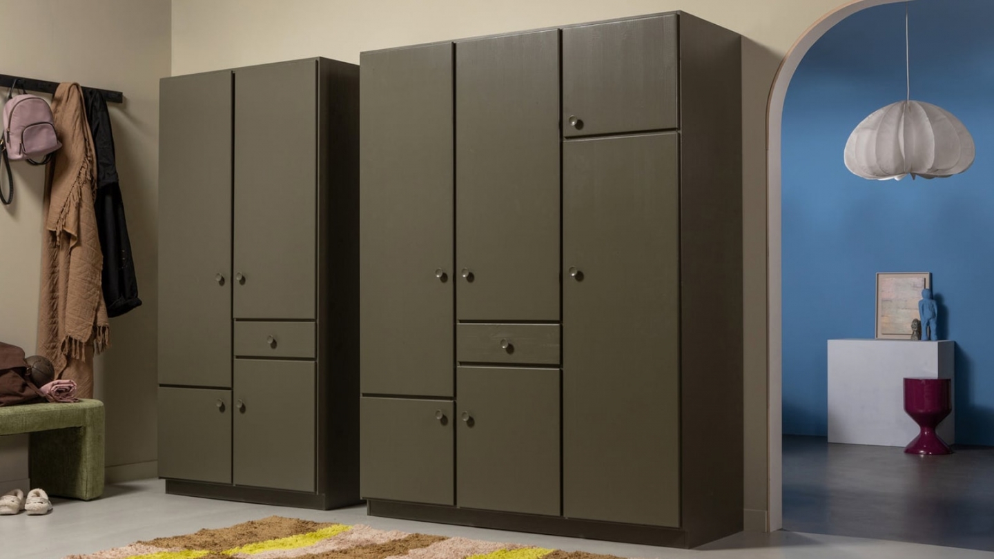 Armoire 4 portes 1 tiroir en bois FSC vert kaki 107 cm - Alfie