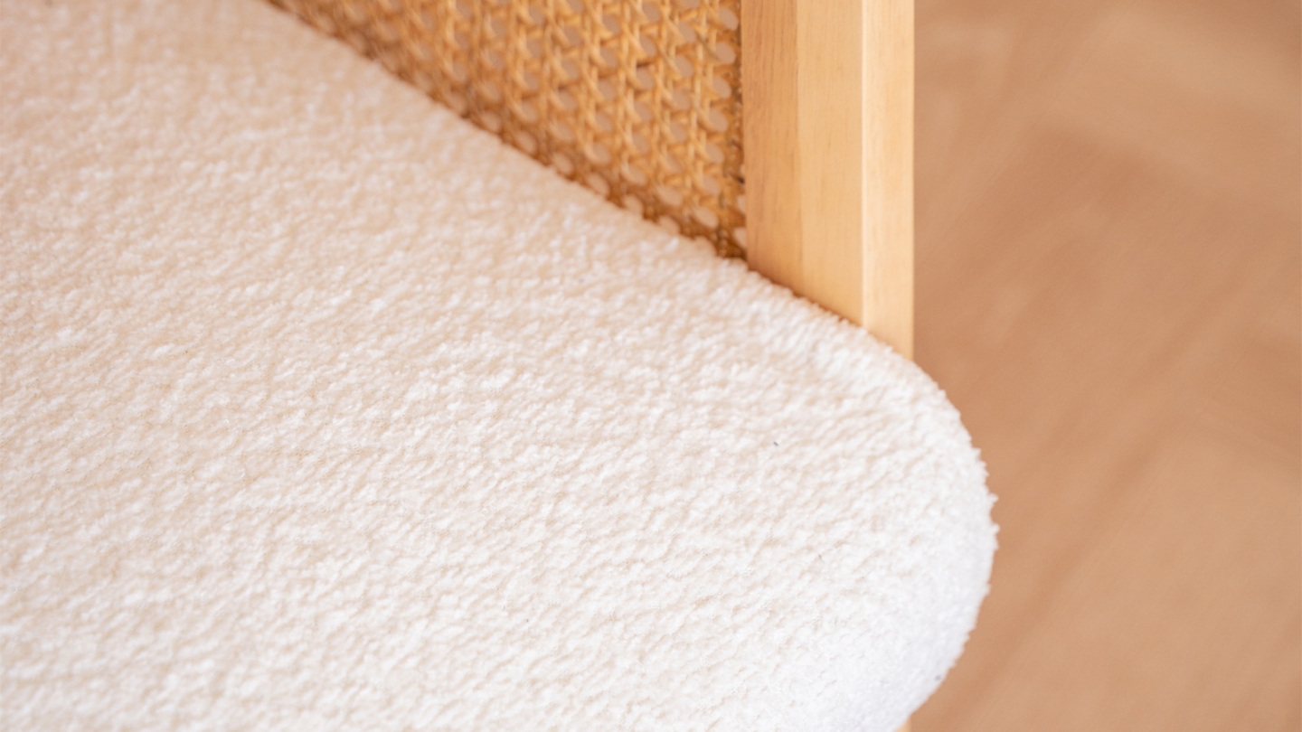 Fauteuil rotin et tissu bouclé écru - Mani Fauteuil rotin et tissu bouclé écru - Mani