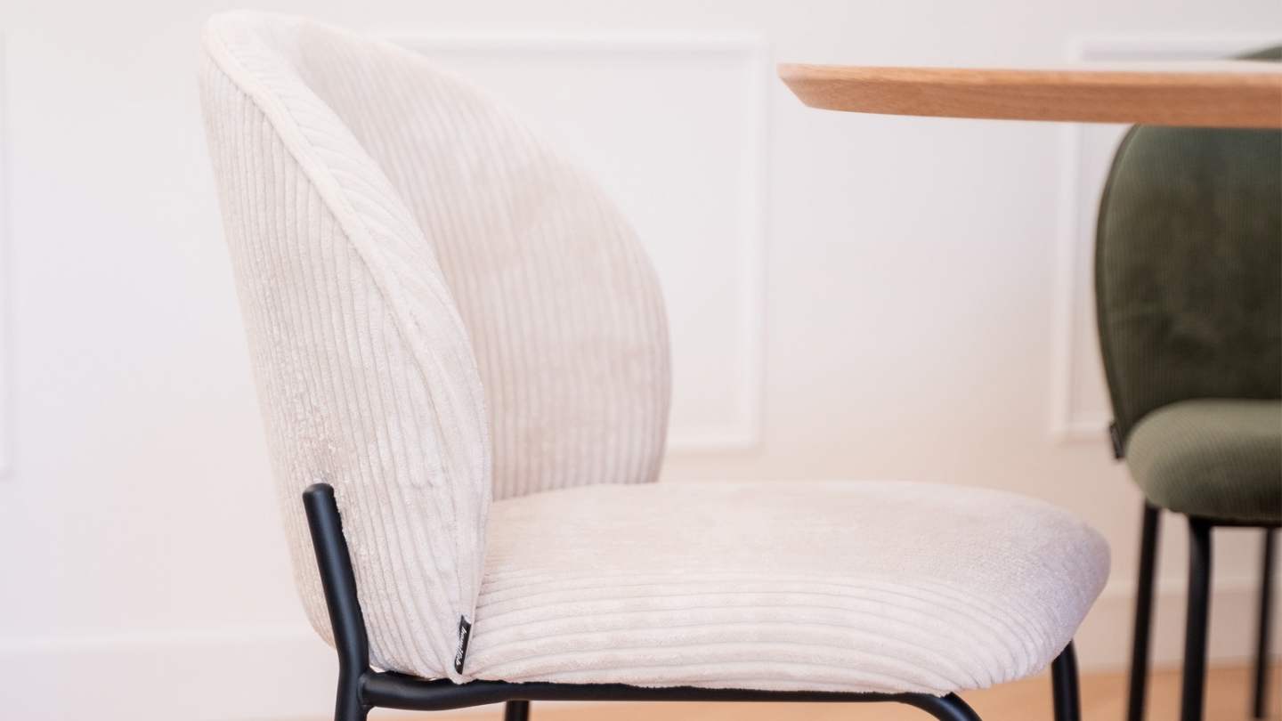 Lot de 2 chaises de salle à manger en velours côtelé beige - piètement en métal noir - Noé