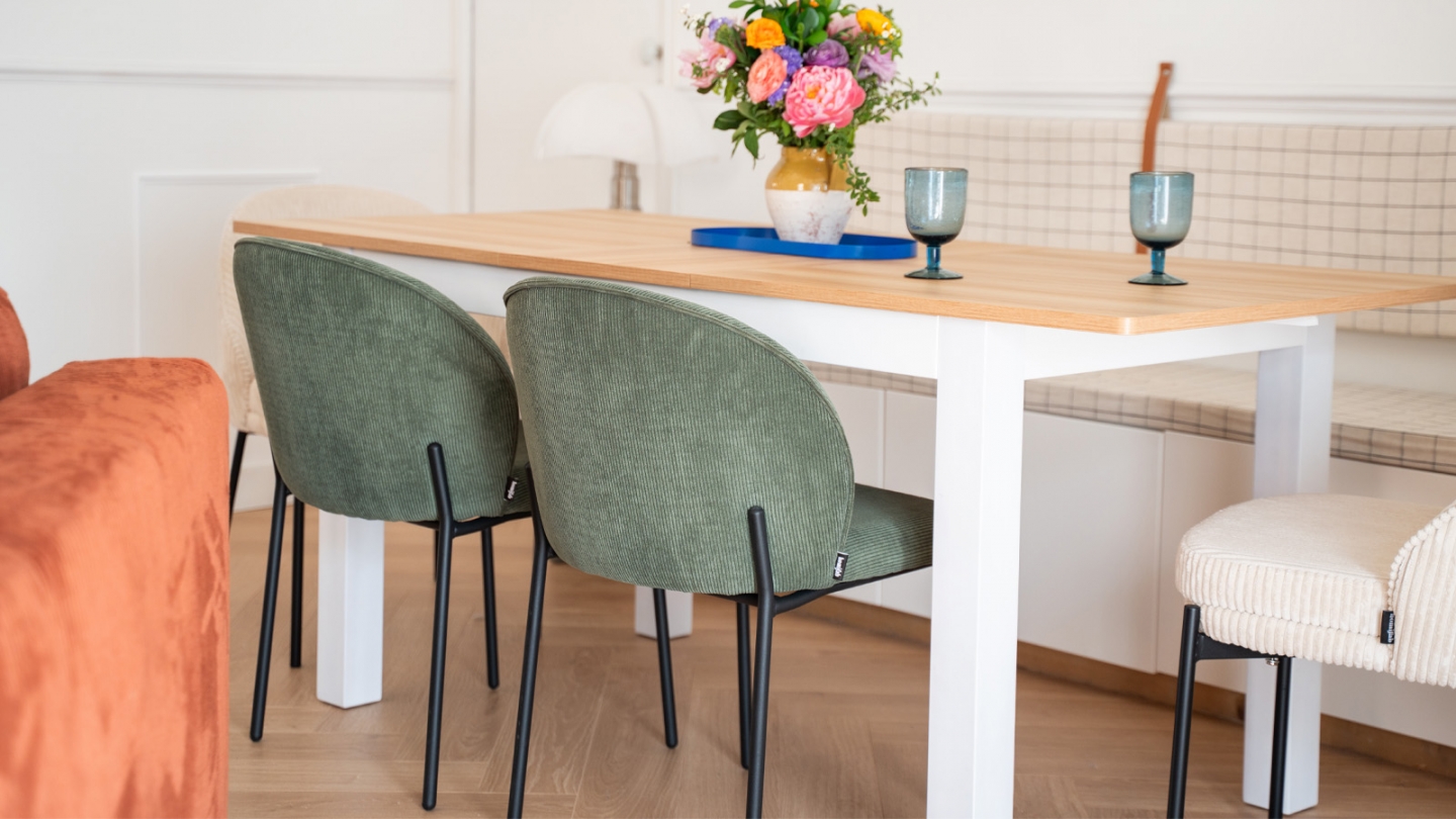 Lot de 2 chaises de salle à manger en velours côtelé vert kaki - piètement en métal noir - Noé