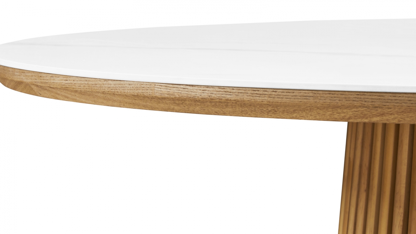 Table à manger ronde plateau en céramique effet marbre et piètement bois clair 5 à 6 pers. 120 cm - Ada