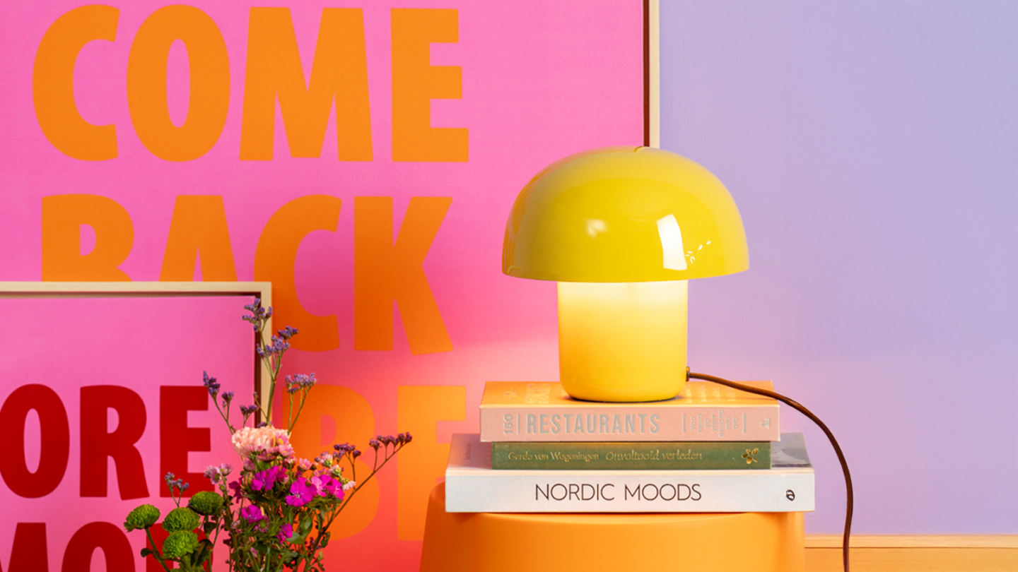 Lampe à poser champignon en métal émaillé jaune vif - Fat Mushroom Mini