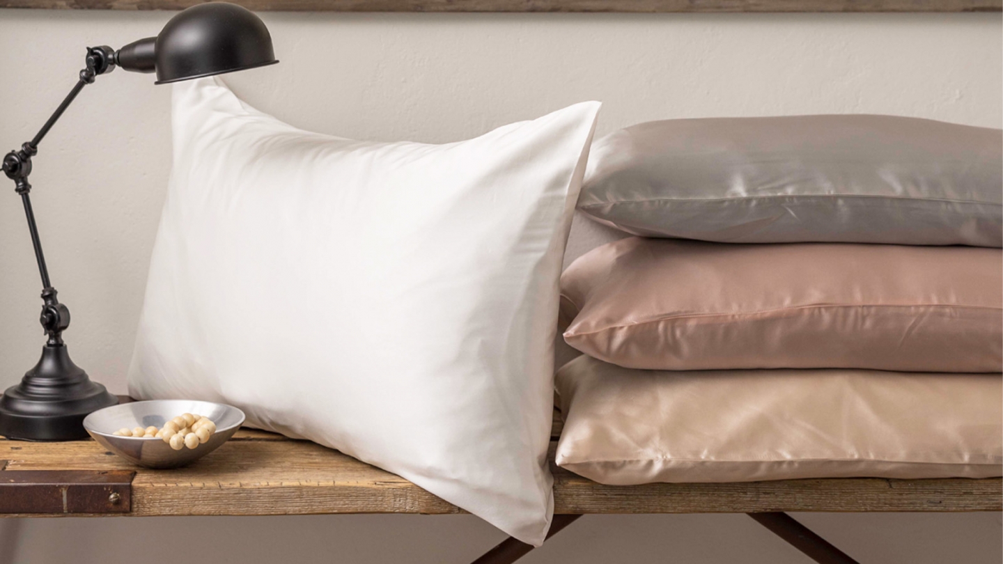 Lot de 2 Taies d'oreiller en soie beige 65 x 65 cm - Ashley