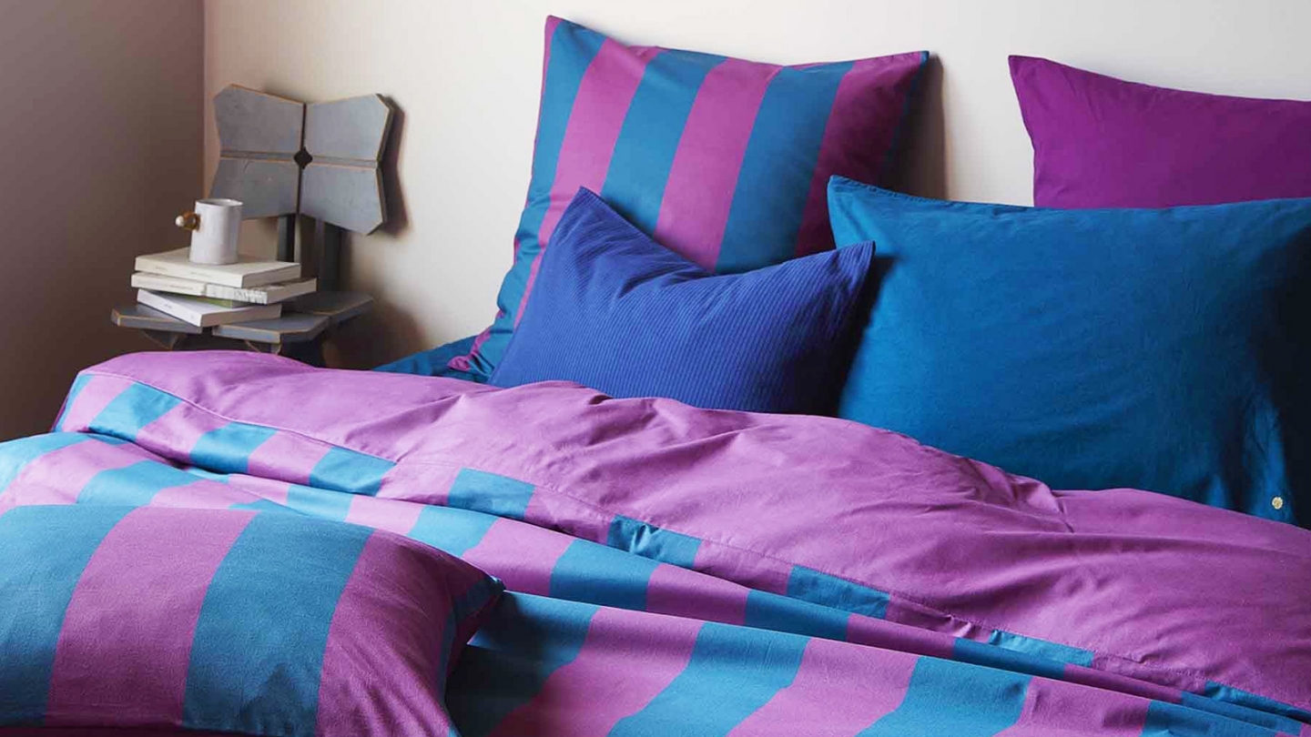 Lot de 2 Taies d'oreiller en coton bio rayée Violet/bleu 65 x 65 cm - Malo Lot de 2 Taies d'oreiller en coton bio rayée Violet/bleu 65 x 65 cm - Malo