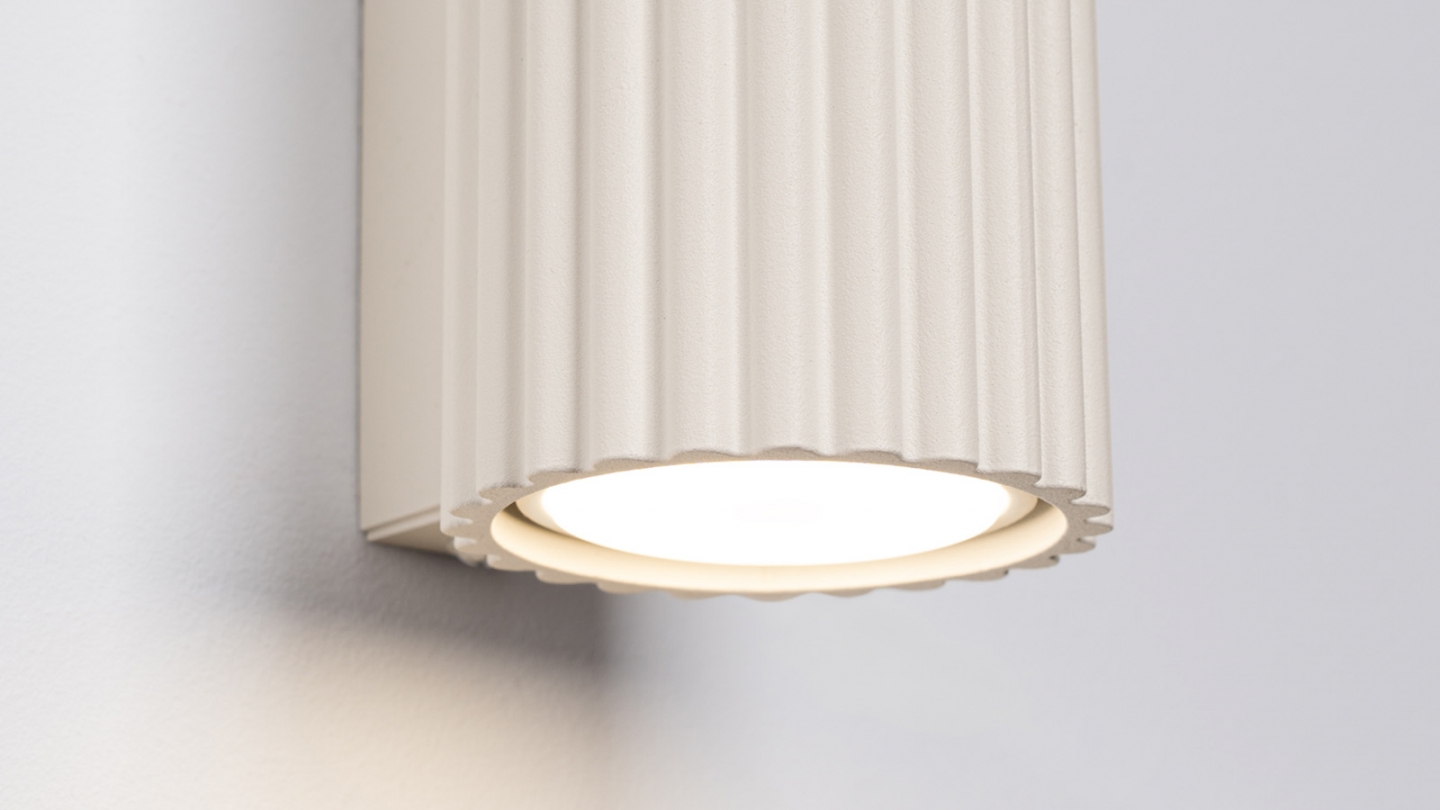 Applique en aluminium cannelé 10 cm beige - Karbon