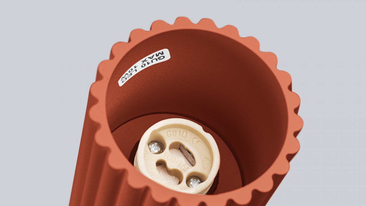 Plafonnier en aluminium cannelé 40 cm terracotta - Karbon Plafonnier en aluminium cannelé 40 cm terracotta - Karbon