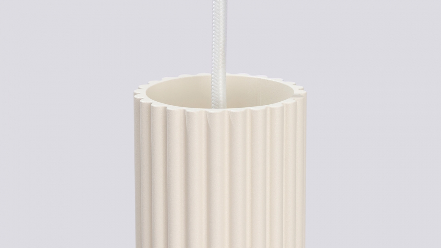 Suspension en aluminium cannelé beige - Karbon