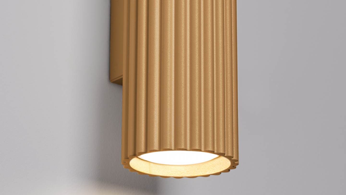 Applique en aluminium cannelé 20 cm or - Karbon