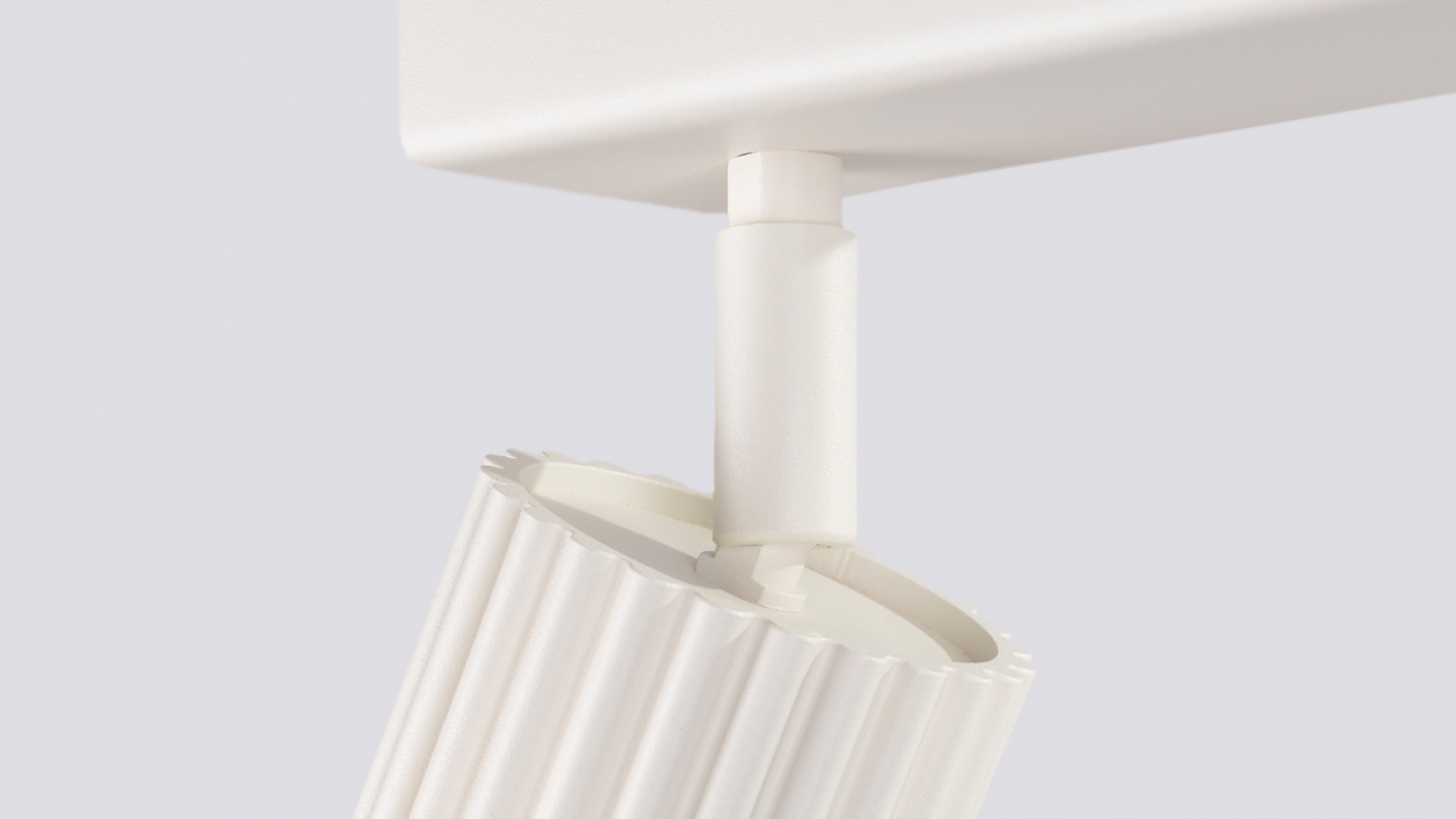 Plafonnier linéaire en aluminium cannelé 2 ampoules beige - Karbon