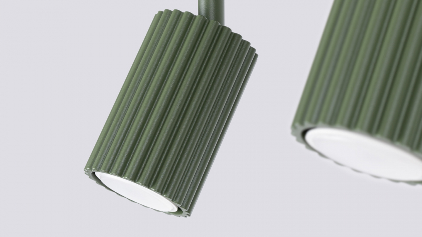 Plafonnier linéaire en aluminium cannelé 2 ampoules vert olive - Karbon