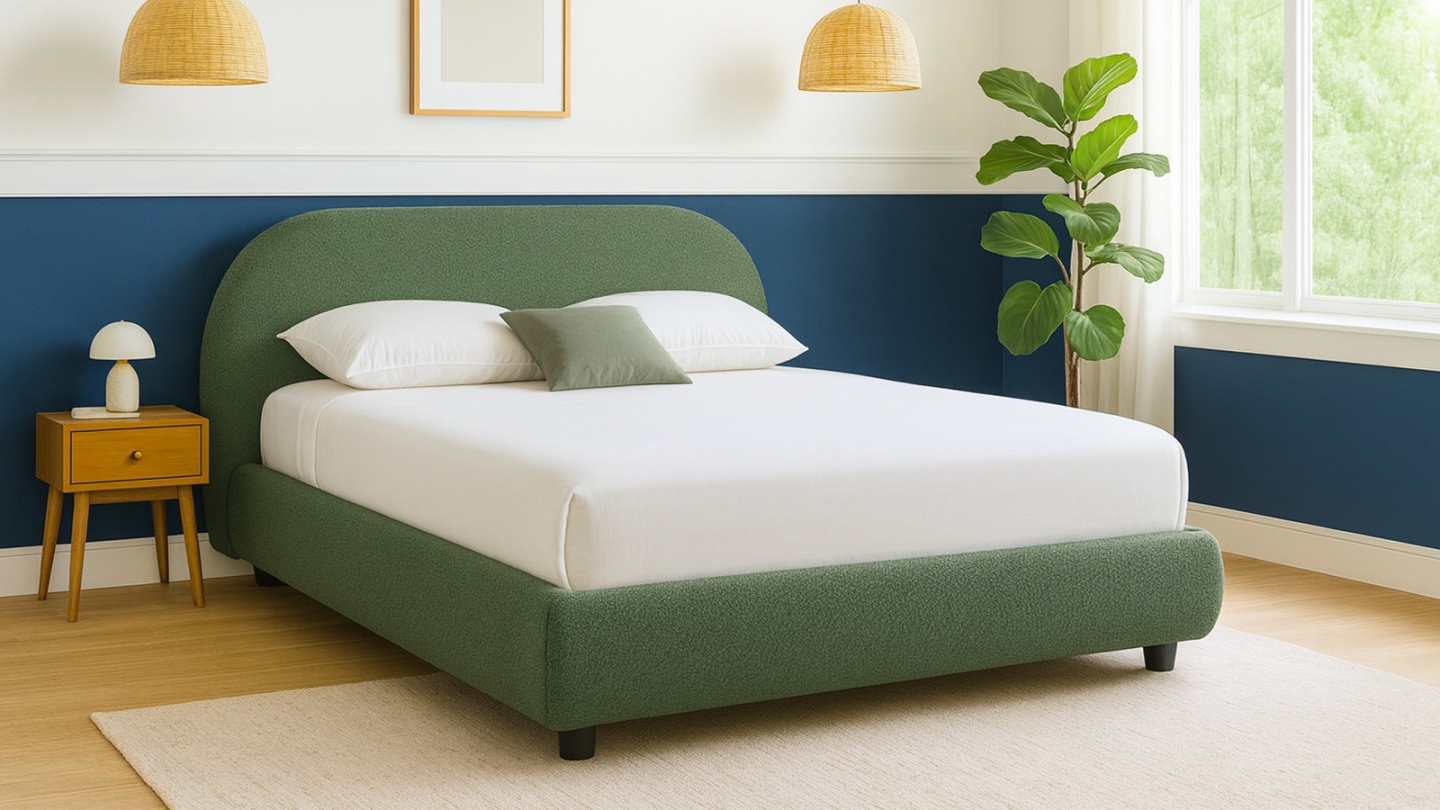 Lit adulte 160x200 cm avec sommier et tête de lit matelassée en tissu bouclé vert kaki - Maddie Lit adulte 160x200 cm avec sommier et tête de lit matelassée en tissu bouclé vert kaki - Maddie