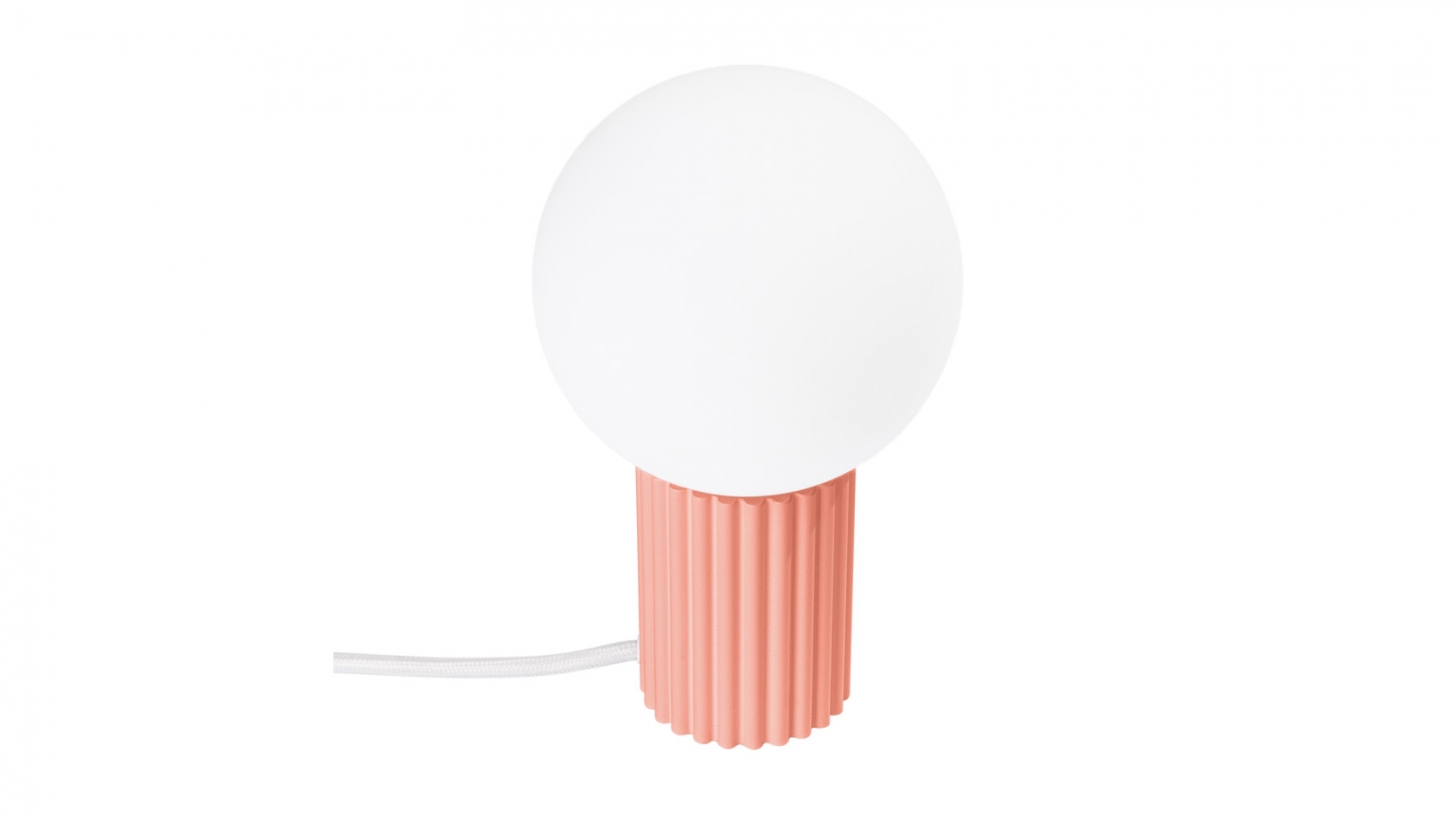 Lampe à poser en aluminium cannelé pêche - Halo