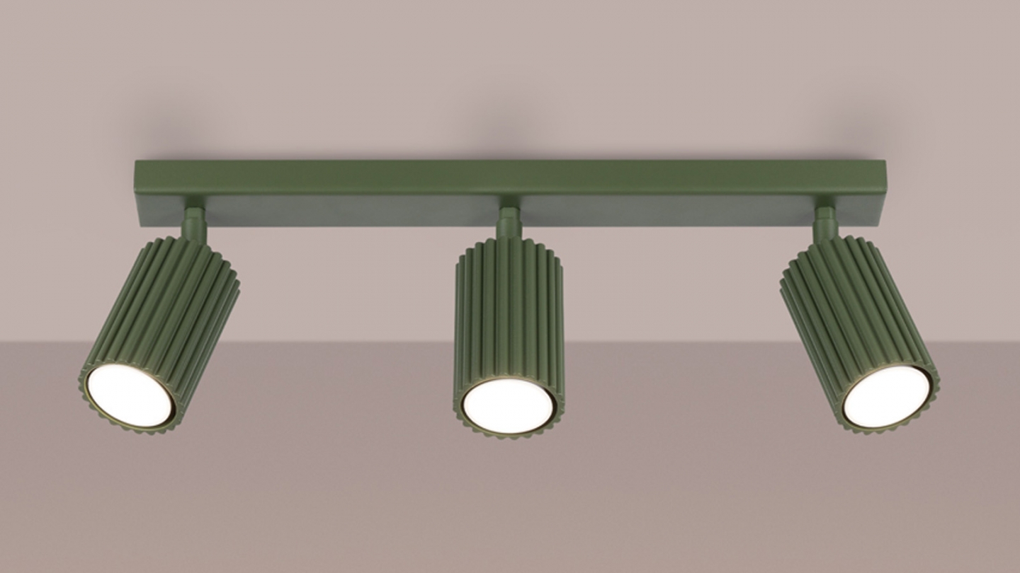 Plafonnier linéaire en aluminium cannelé 3 ampoules vert olive - Karbon Plafonnier linéaire en aluminium cannelé 3 ampoules vert olive - Karbon