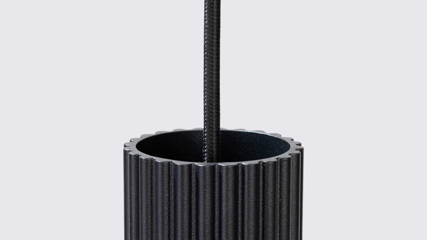Suspension en aluminium cannelé 2 ampoules - Karbon