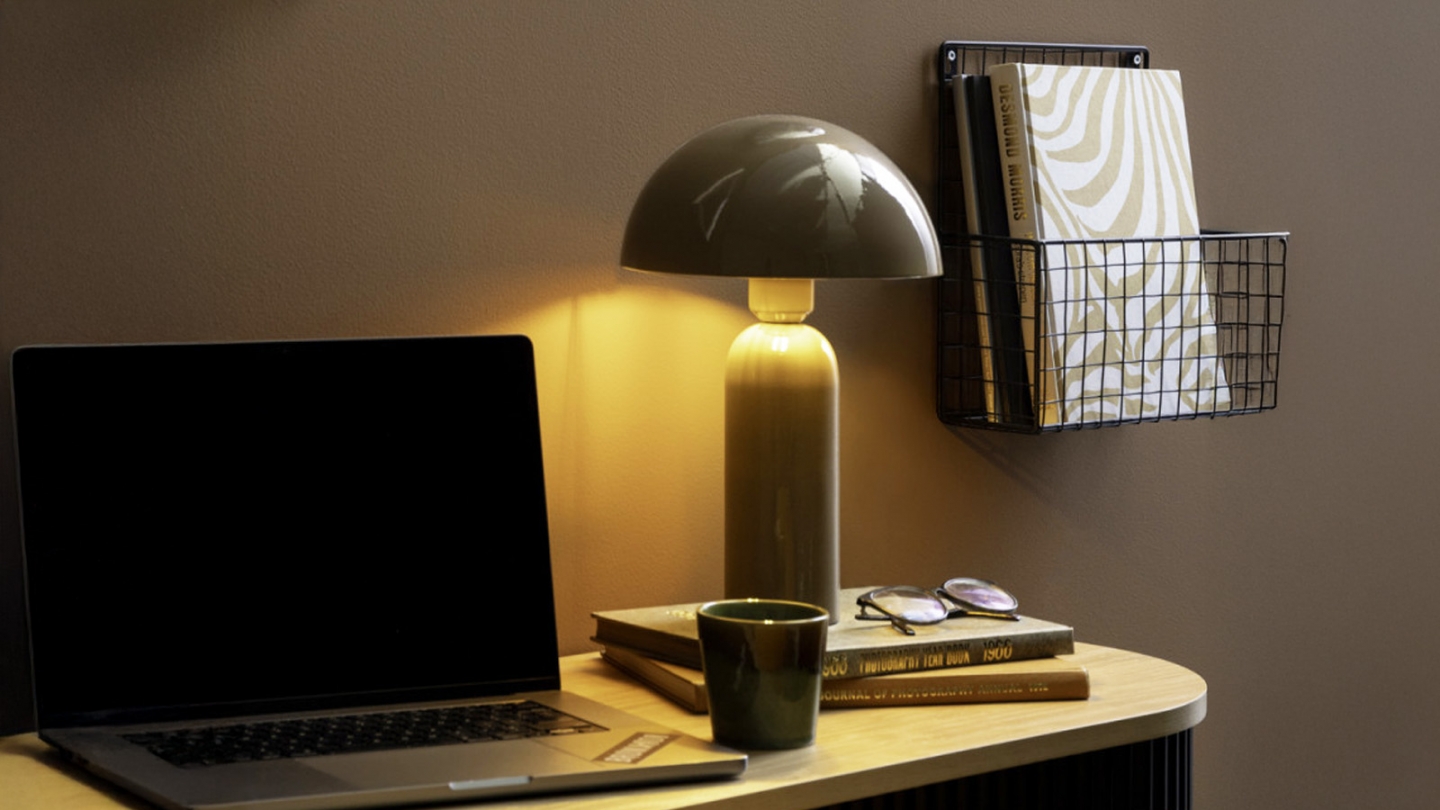 Lampe à poser en métal vert kaki - Atrayente Lampe à poser en métal vert kaki - Atrayente