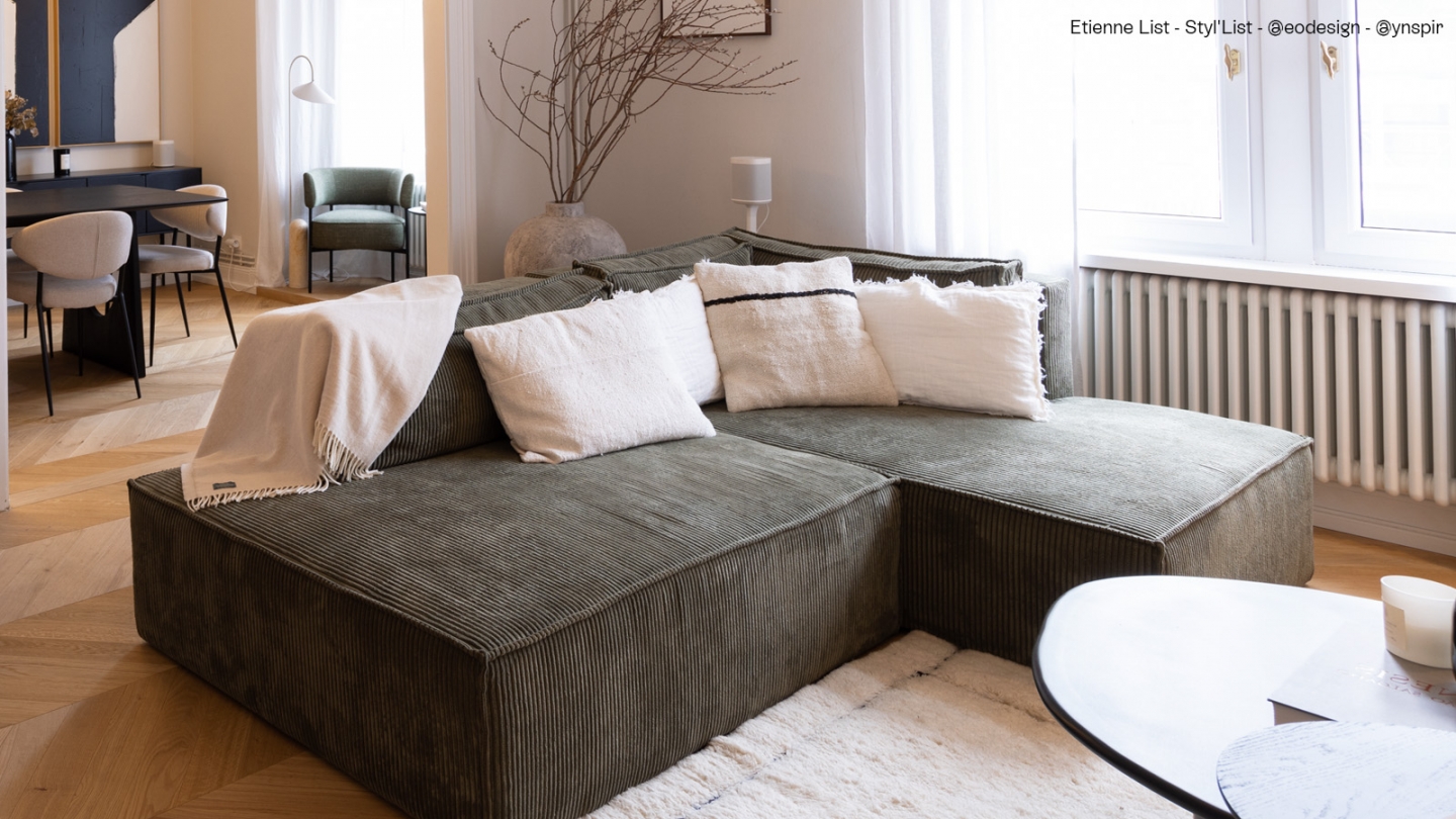 Canapé d'angle à droite convertible 3 places avec coffre de rangement en velours côtelé vert kaki - Barani Canapé d'angle à droite convertible 3 places avec coffre de rangement en velours côtelé vert kaki - Barani