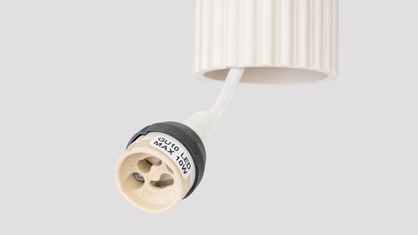 Suspension en aluminium cannelé 3 ampoules - Karbon Suspension en aluminium cannelé 3 ampoules - Karbon