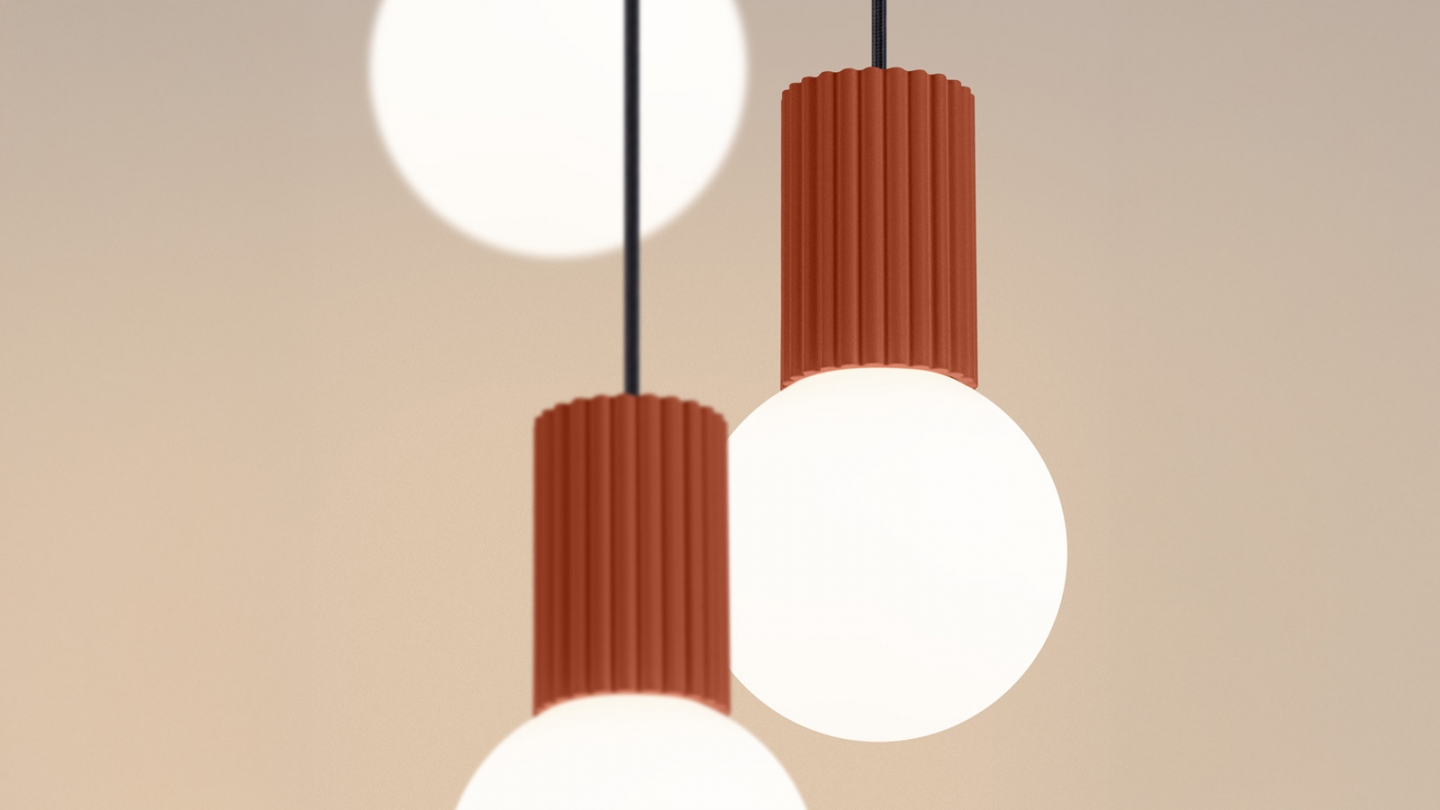 Suspension en aluminium cannelé 3 ampoules terracotta - Halo Suspension en aluminium cannelé 3 ampoules terracotta - Halo