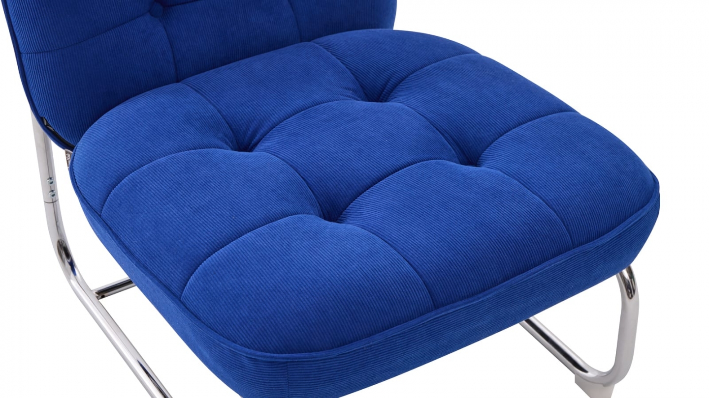 Fauteuil en velours côtelé bleu électrique, piètement chromé - Marvin Fauteuil en velours côtelé bleu électrique, piètement chromé - Marvin