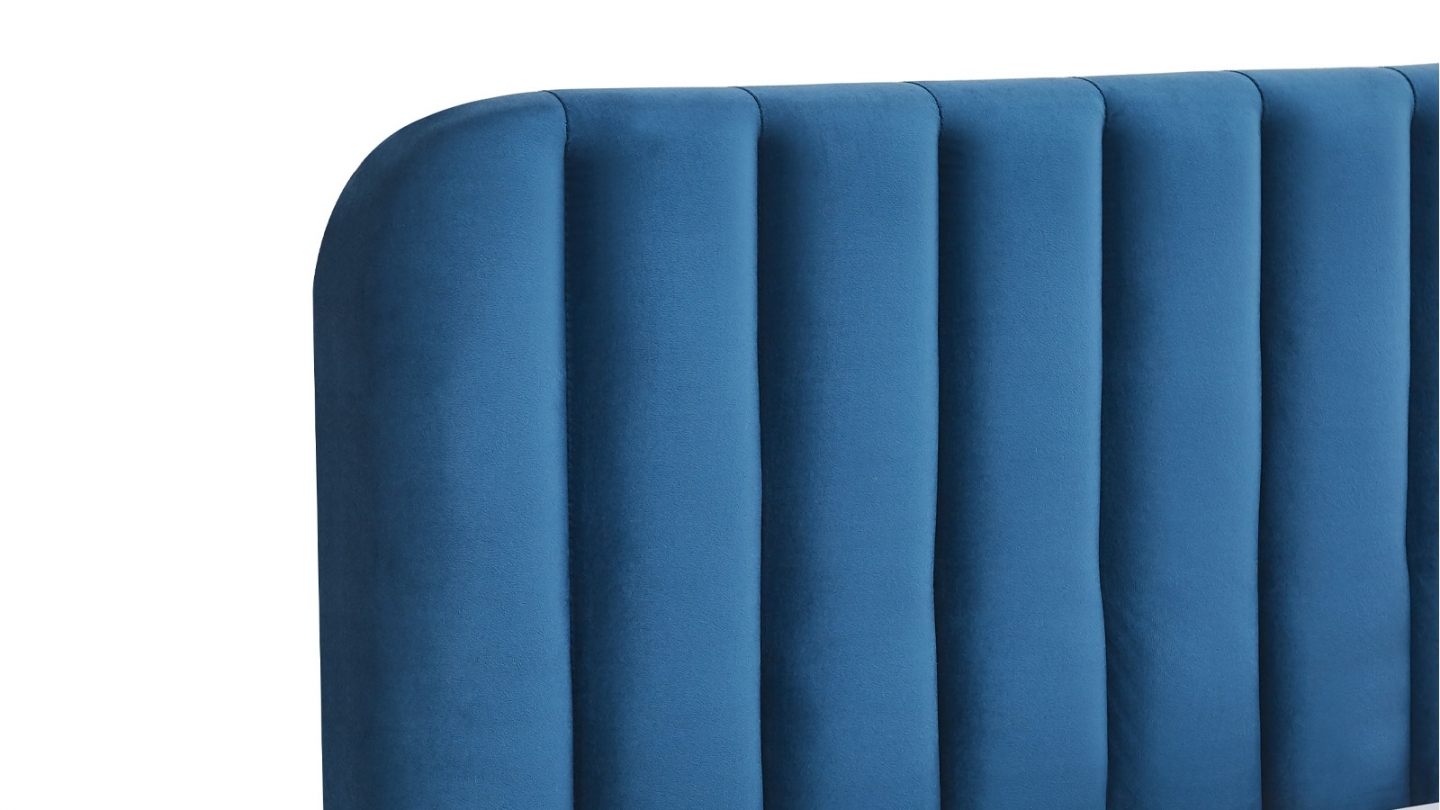 Lit coffre adulte 140x190 cm avec tête de lit capitonnée en velours bleu nuit - Ava Lit coffre adulte 140x190 cm avec tête de lit capitonnée en velours bleu nuit - Ava