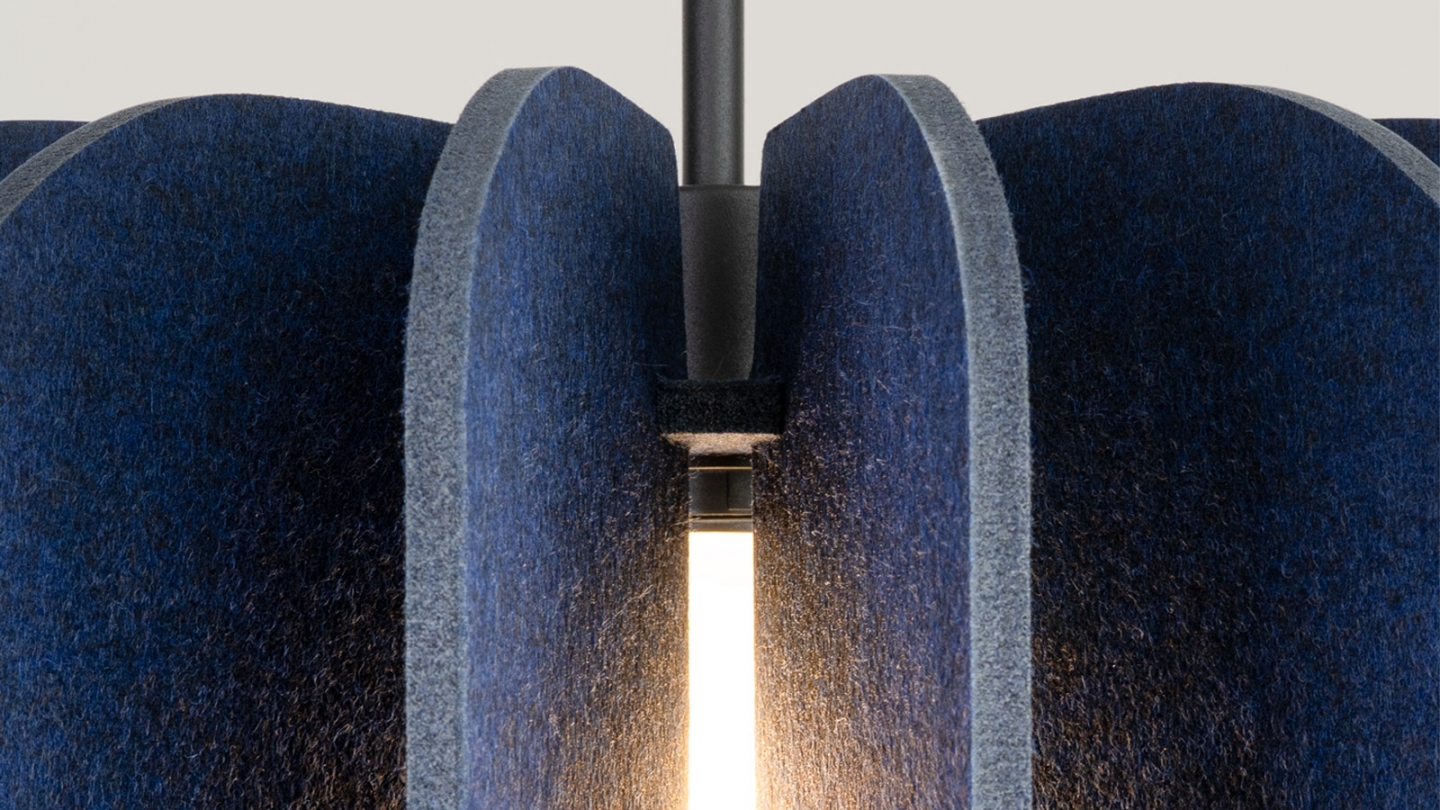 Suspension en feutre bleu marine 45 cm - Mula Suspension en feutre bleu marine 45 cm - Mula