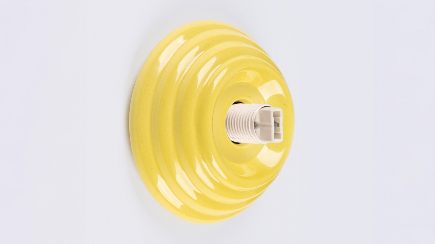 Applique murale en céramique jaune et globe en verre - Zori Applique murale en céramique jaune et globe en verre - Zori