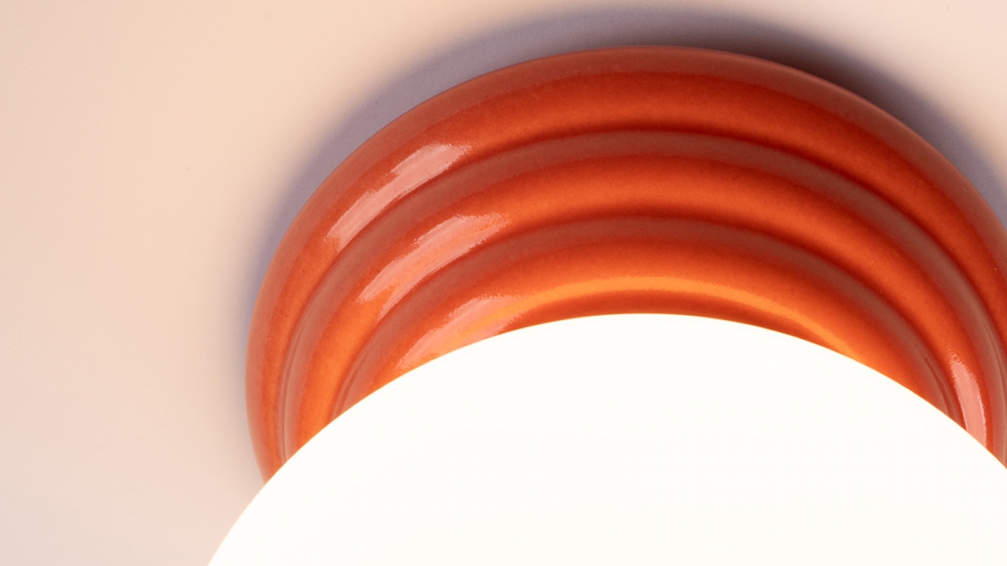 Plafonnier en céramique et globe en verre pêche - Zori Plafonnier en céramique et globe en verre pêche - Zori