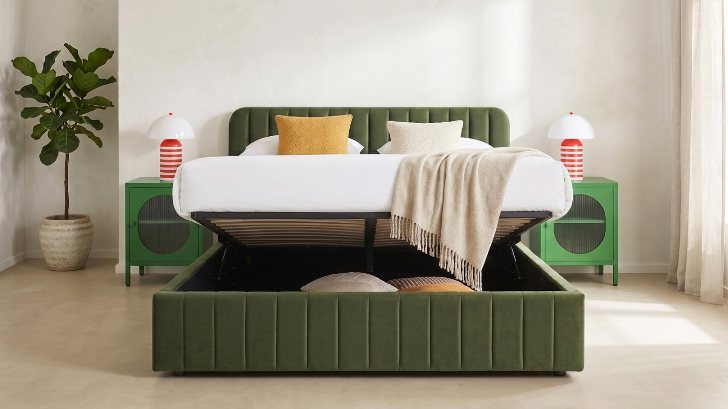 Lit coffre adulte 140x190 cm avec tête de lit capitonnée en velours vert kaki - Ava Lit coffre adulte 140x190 cm avec tête de lit capitonnée en velours vert kaki - Ava