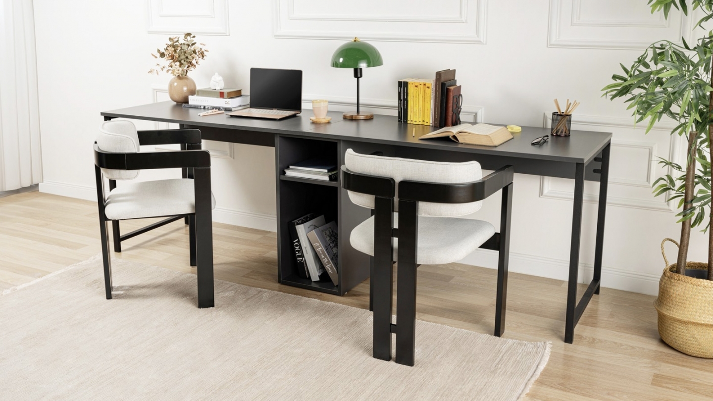 Bureau double avec rangement central gris anthracite, piètement noir 240 cm - Orsa Bureau double avec rangement central gris anthracite, piètement noir 240 cm - Orsa