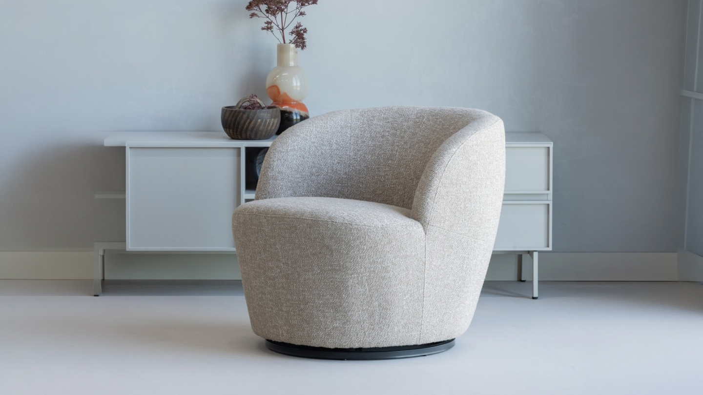 Fauteuil pivotant en tissu bouclé beige - Serra Fauteuil pivotant en tissu bouclé beige - Serra