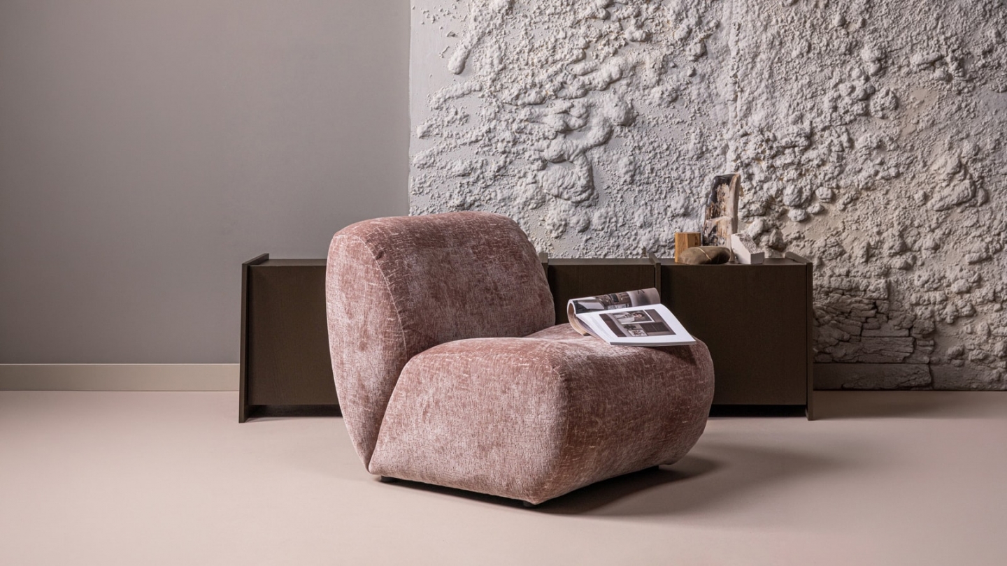 Fauteuil en velours effet craquelé rose poudré - Nomu Fauteuil en velours effet craquelé rose poudré - Nomu