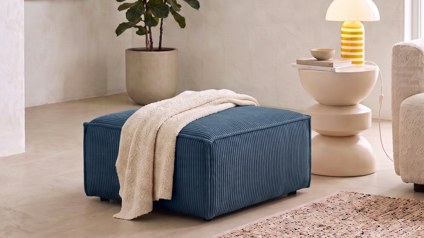 Pouf en velours côtelé bleu - Harper Pouf en velours côtelé bleu - Harper
