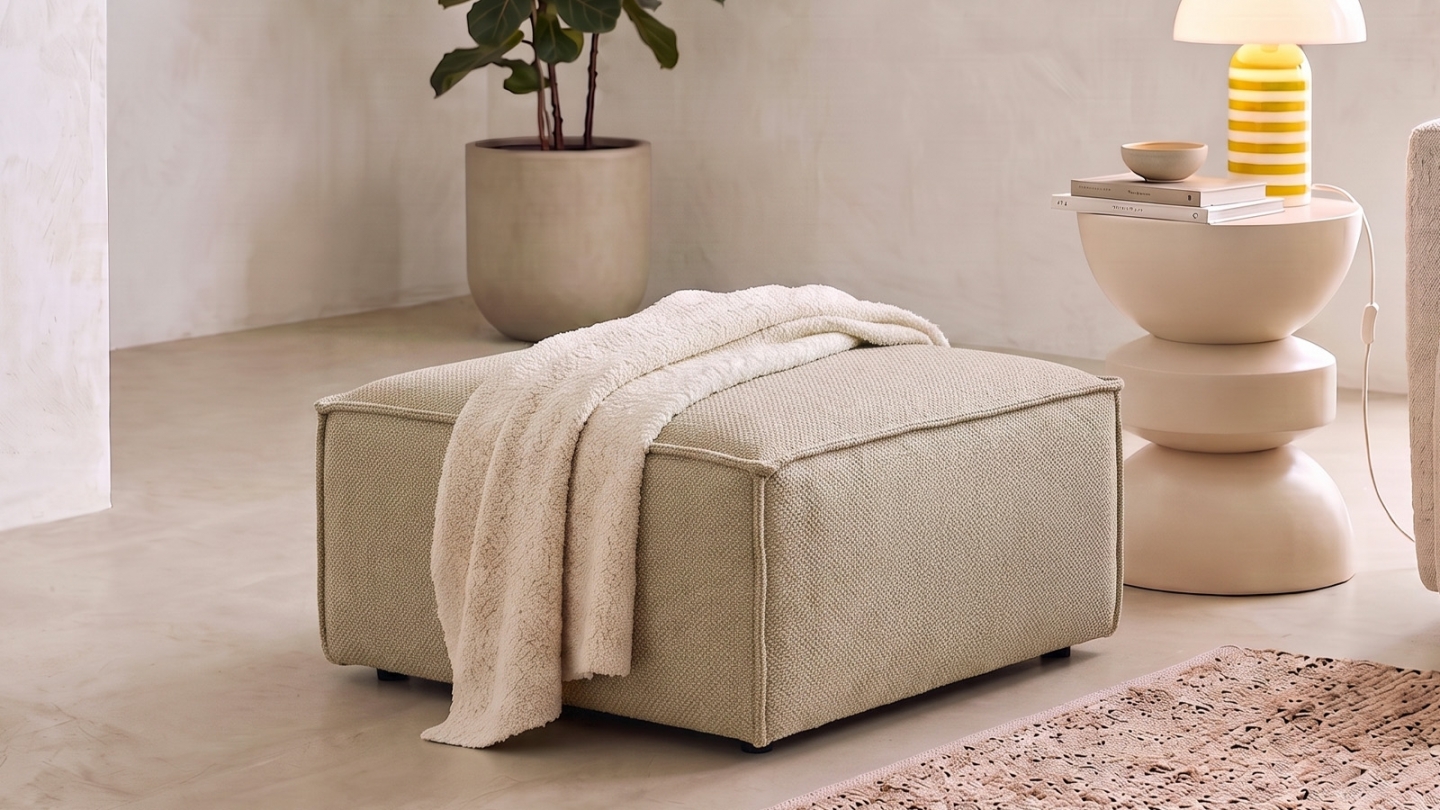 Pouf en tissu chenille moka - Emma Pouf en tissu chenille moka - Emma