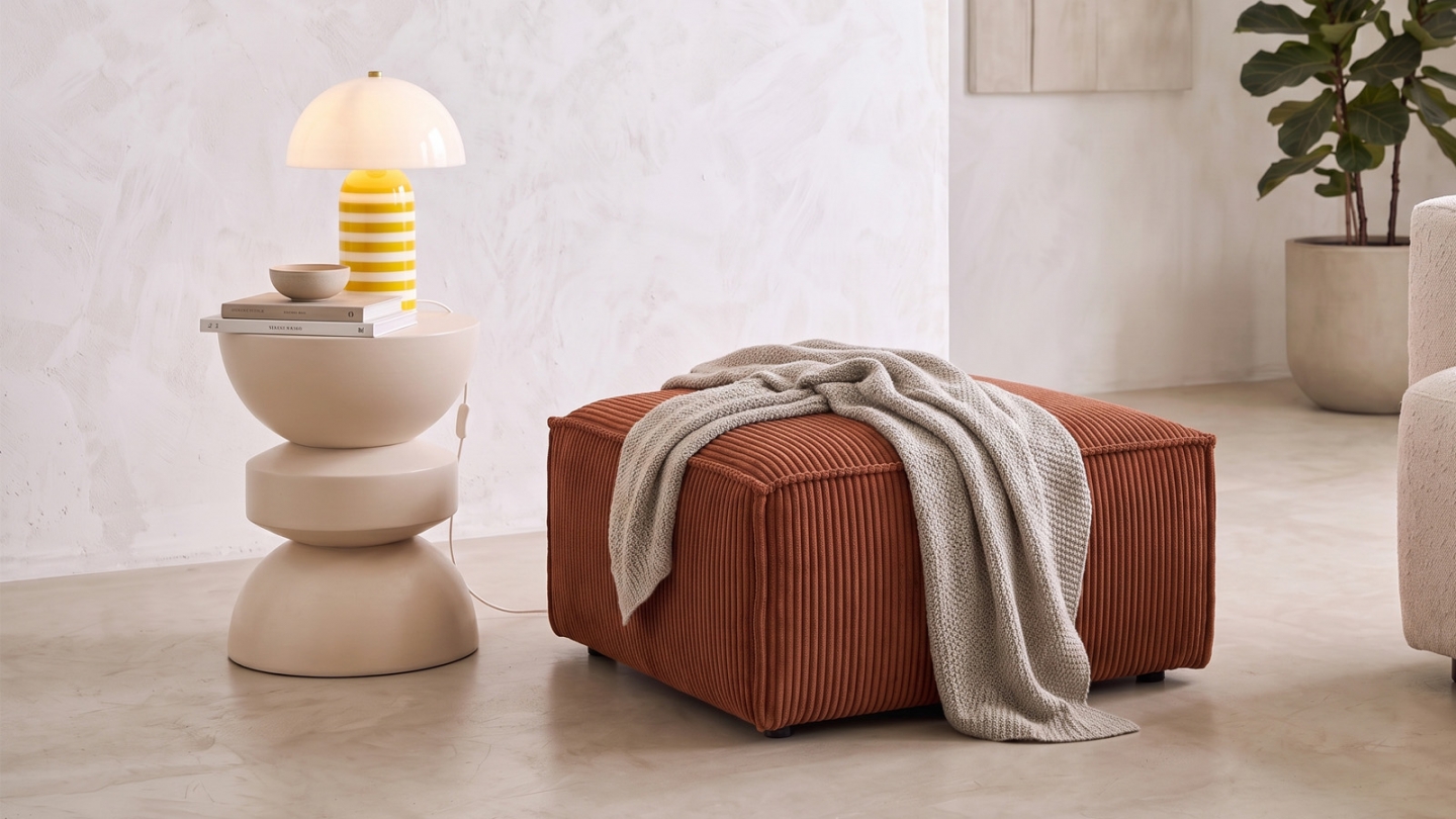 Pouf en velours côtelé rouille foncé - Asti Pouf en velours côtelé rouille foncé - Asti