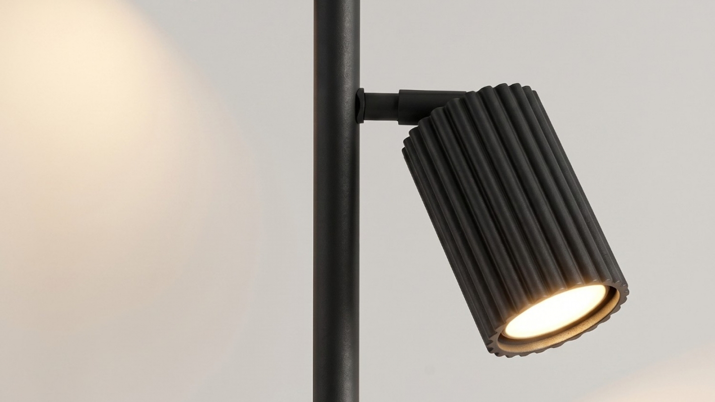 Lampadaire en aluminium noir 155 cm 3 lumières - Karbon Lampadaire en aluminium noir 155 cm 3 lumières - Karbon