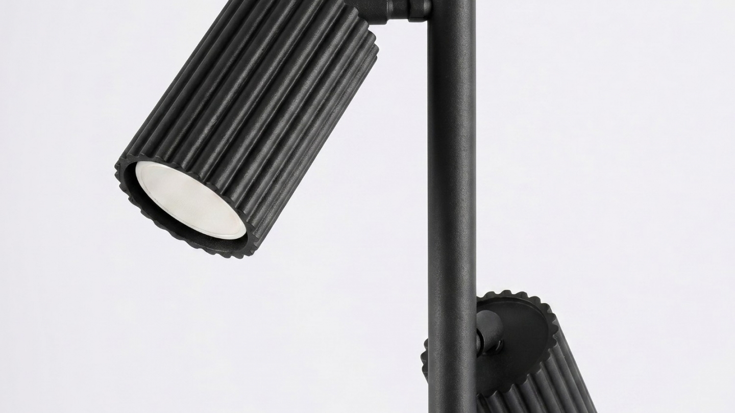Lampadaire en aluminium noir 155 cm 3 lumières - Karbon Lampadaire en aluminium noir 155 cm 3 lumières - Karbon