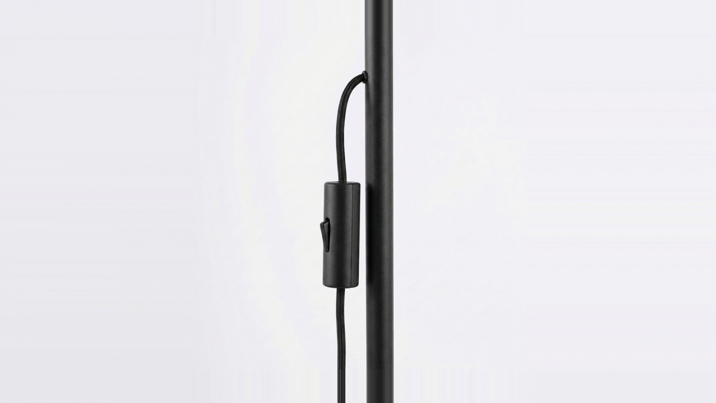 Lampadaire en aluminium noir 155 cm 3 lumières - Karbon Lampadaire en aluminium noir 155 cm 3 lumières - Karbon