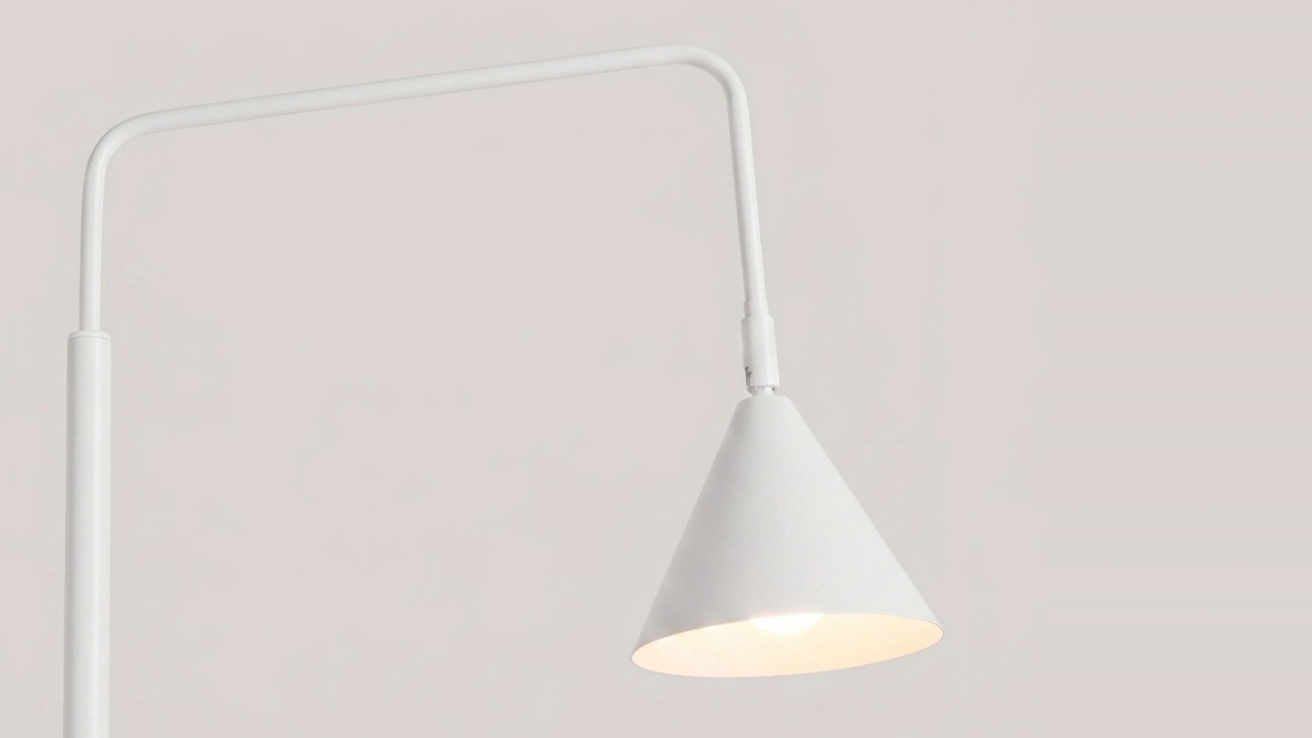 Lampadaire en métal blanc 165 cm - Nox Lampadaire en métal blanc 165 cm - Nox
