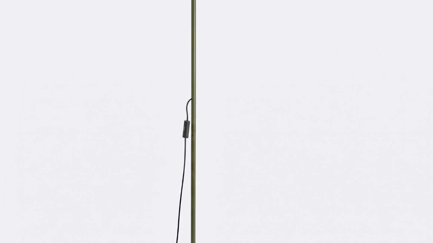 Lampadaire en métal vert olive 165 cm - Nox Lampadaire en métal vert olive 165 cm - Nox