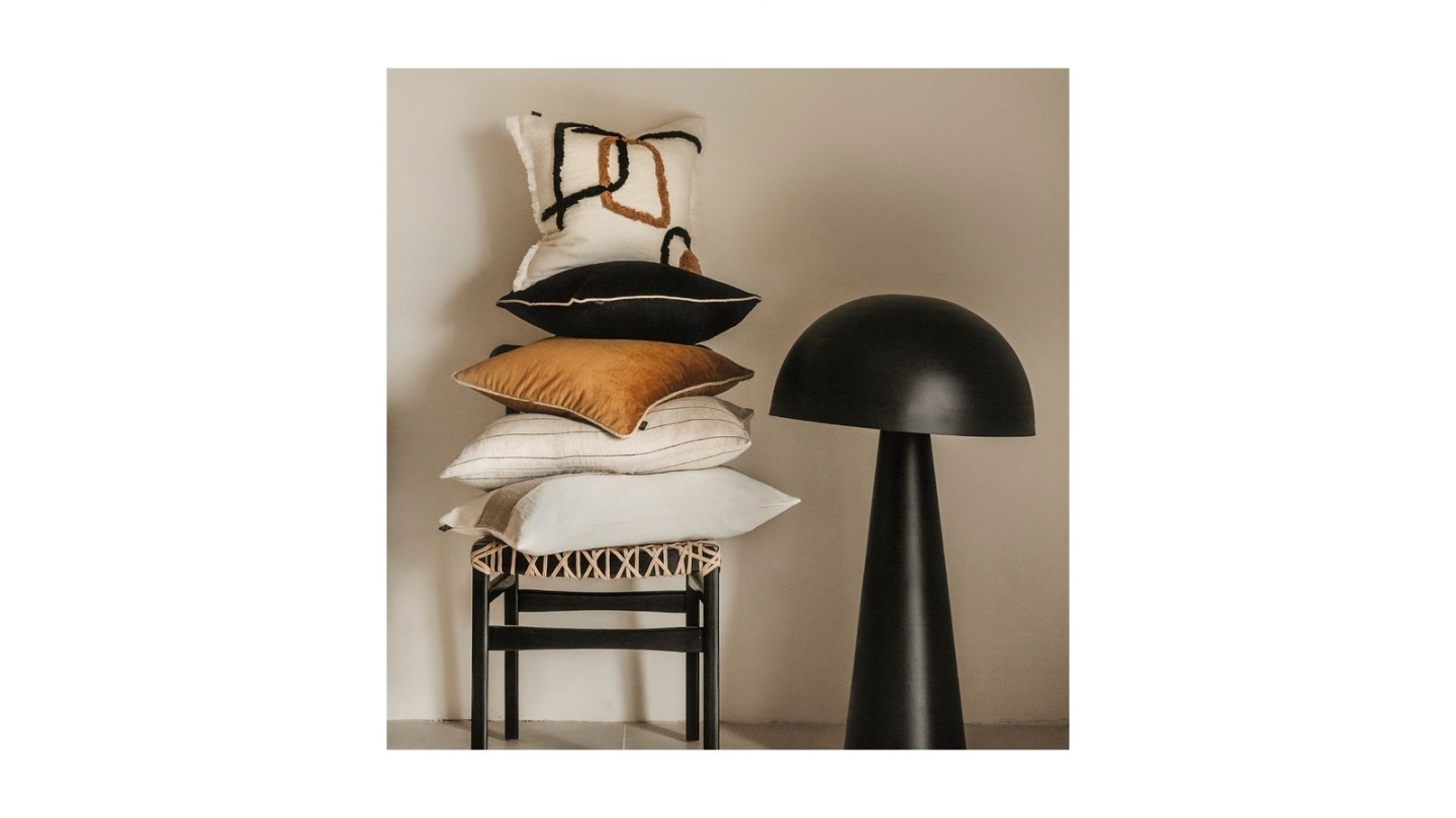 Pack intérieur & Housse de coussin en velours Gold 40 x 60 cm - New Delhi Pack intérieur & Housse de coussin en velours Gold 40 x 60 cm - New Delhi