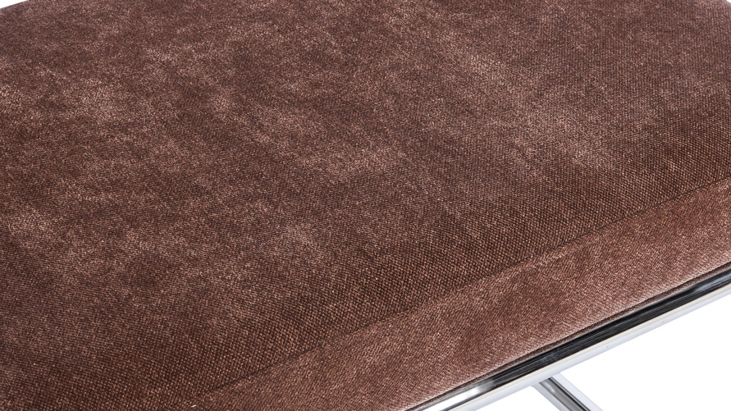 Banc en tissu chenille marron et métal chromé 130 cm - Garett Banc en tissu chenille marron et métal chromé 130 cm - Garett