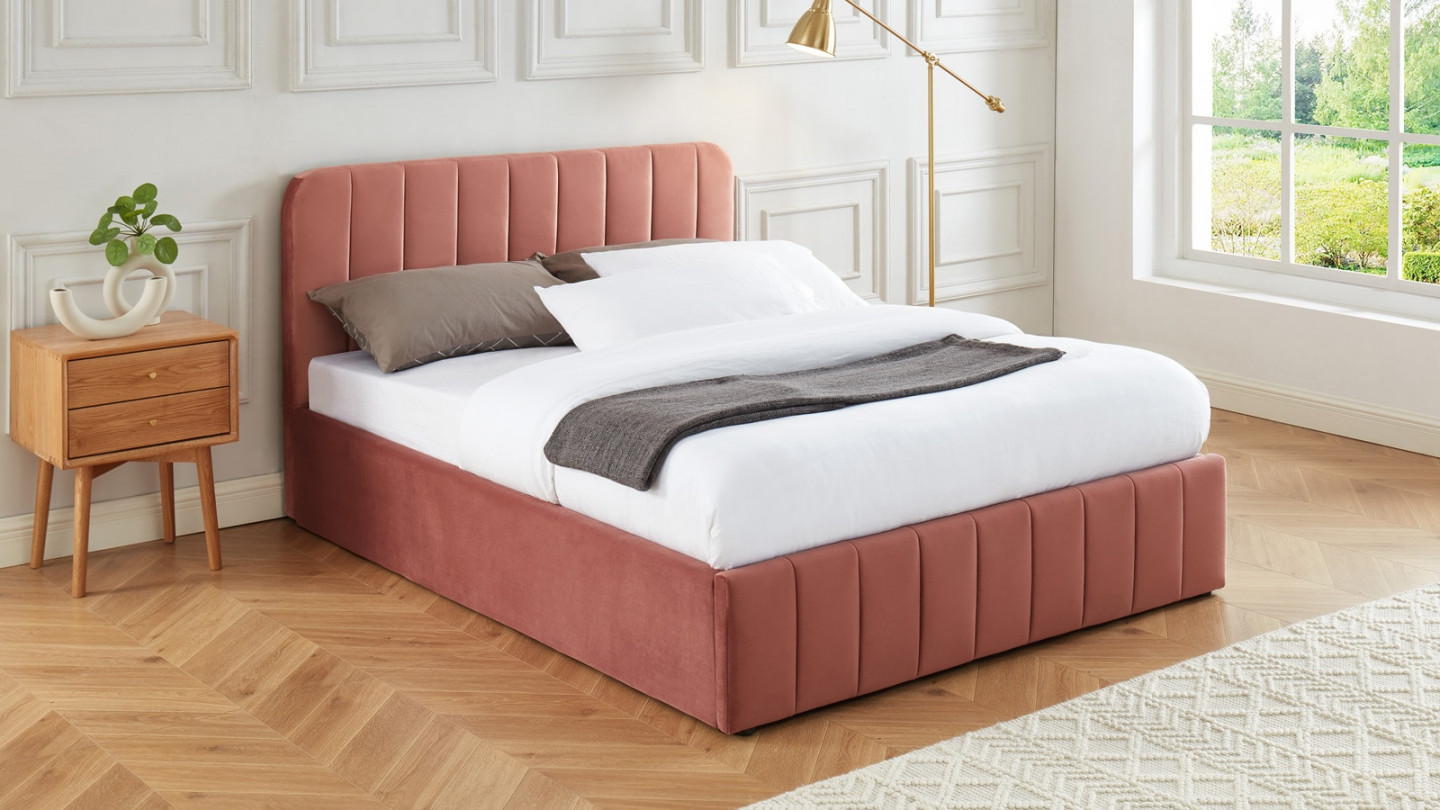 Lit coffre 140x190cm en velours rose blush avec tête de lit + sommier à lattes - Collection Ava - ELLE DECO