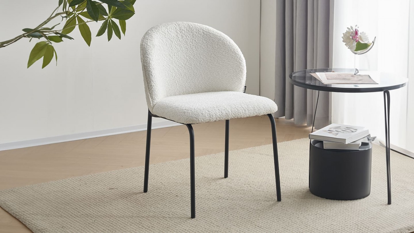 Lot de 2 chaises de salle à manger en tissu bouclette beige - piètement en métal noir - Noé