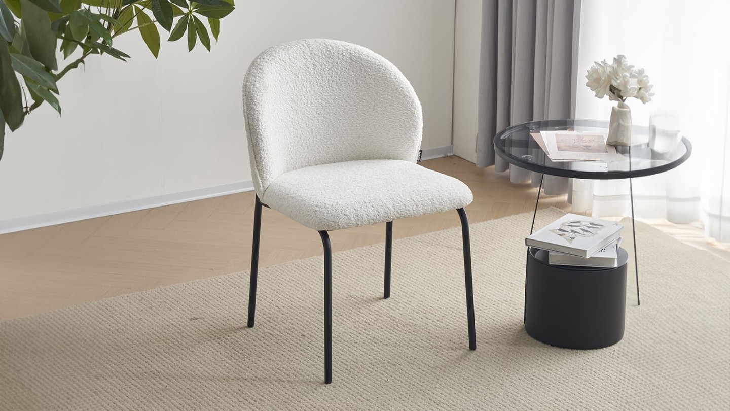 Lot de 2 chaises de salle à manger en tissu bouclette beige - piètement en métal noir - Noé